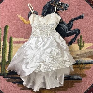 VINTAGE MINI DRESS WHITE LACE SATIN